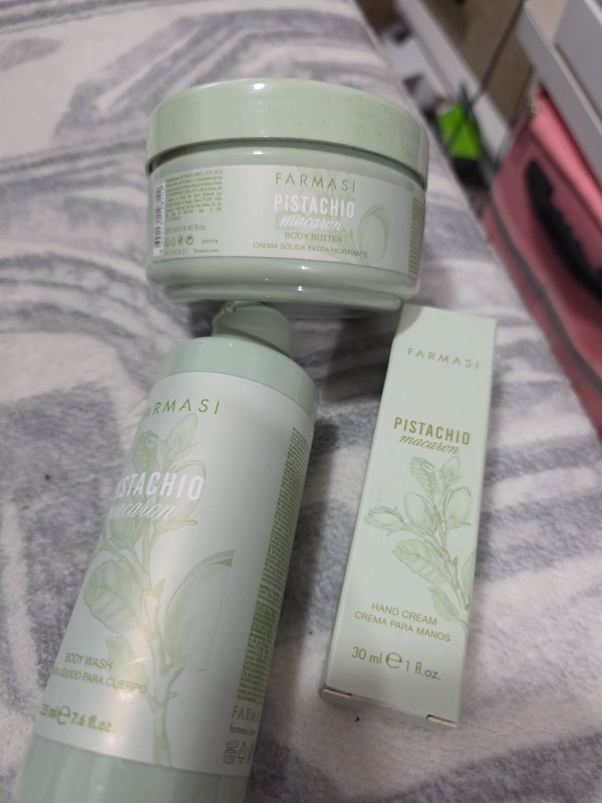 Farmasi Pistachio Macaron Body Wash