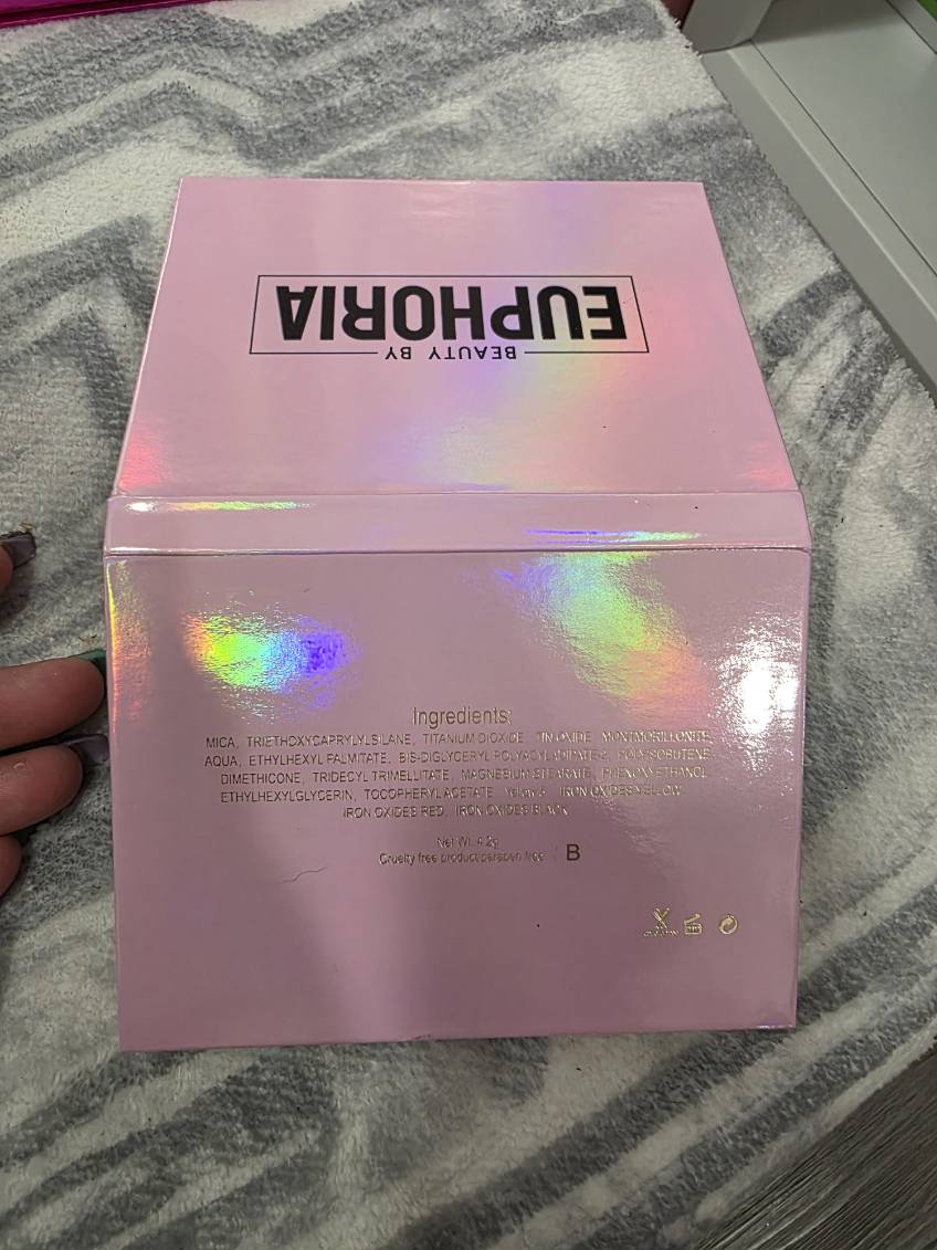 EUPHORIA™ XL Magnetic Makeup Palette – Hot Pink Metal Edition