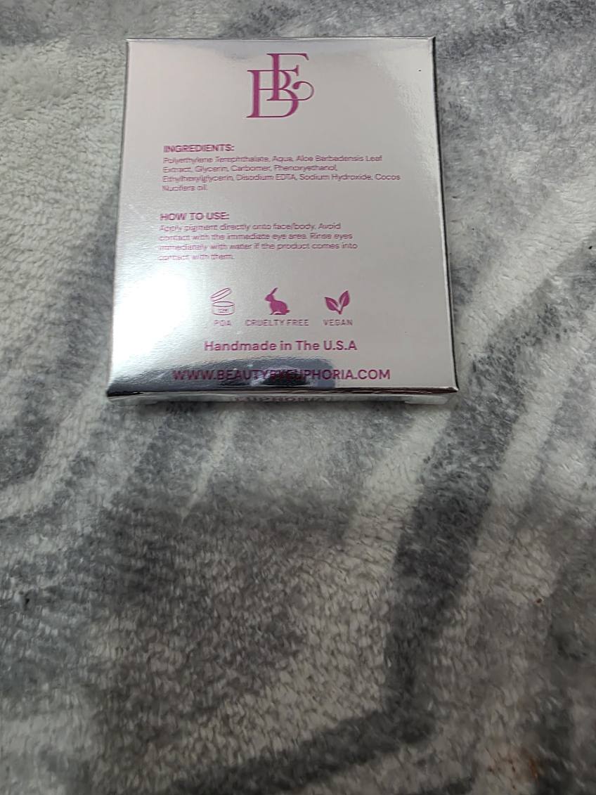 EUPHORIA™ XL Magnetic Makeup Palette – Hot Pink Metal Edition